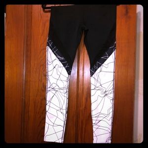 NWOT Fabletics Leggings